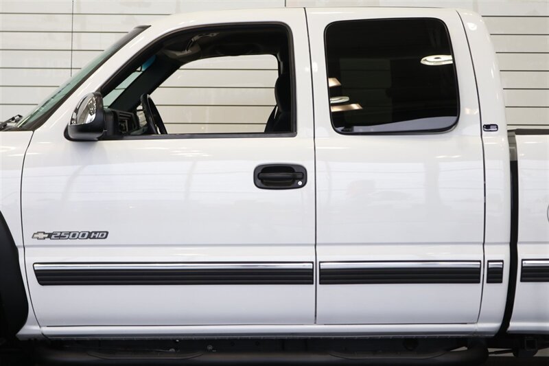 2002 Chevrolet Silverado 2500 LS   - Photo 12 - Portland, OR 97230