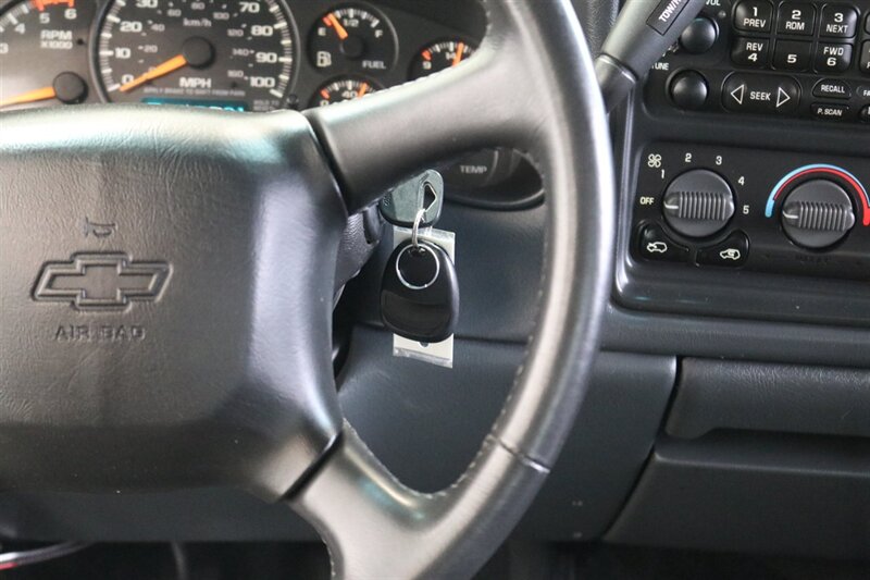 2002 Chevrolet Silverado 2500 LS   - Photo 75 - Portland, OR 97230