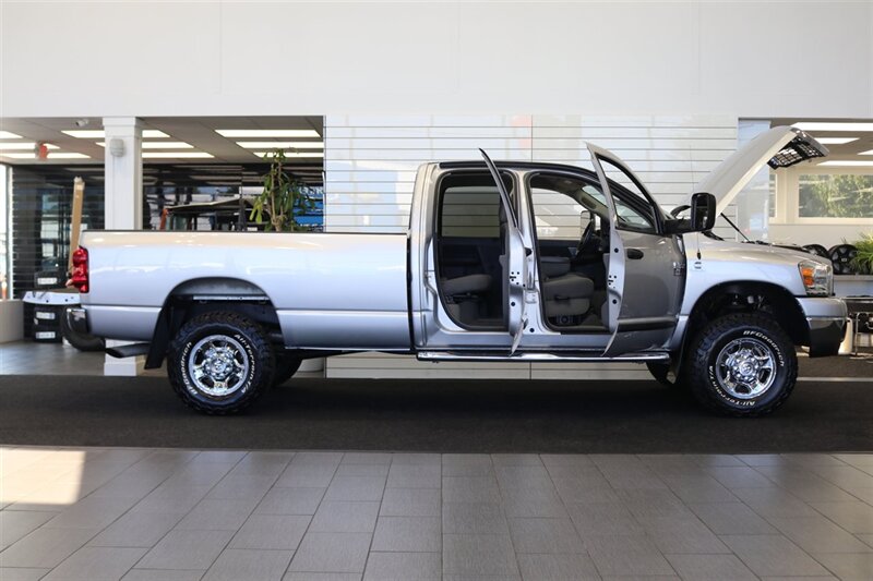 2007 Dodge Ram 2500 SLT 1-OREGON OWNER* 100% RUST & CORROSION FREE* NEW 2 "LEVEL LIFT W/BILSTEIN 5100 SHOCKS* LINEX BED LINER* NEVER HAD 5TH WHEEL OR GOOSENECK* NEW 33 " BFG KO3 10-PLYs* FULL FRESH SERVICE* ALL BOOKS & KEYS - Photo 11 - Portland, OR 97230