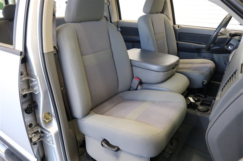 2007 Dodge Ram 2500 SLT 1-OREGON OWNER* 100% RUST & CORROSION FREE* NEW 2 "LEVEL LIFT W/BILSTEIN 5100 SHOCKS* LINEX BED LINER* NEVER HAD 5TH WHEEL OR GOOSENECK* NEW 33 " BFG KO3 10-PLYs* FULL FRESH SERVICE* ALL BOOKS & KEYS - Photo 15 - Portland, OR 97230