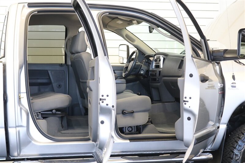 2007 Dodge Ram 2500 SLT 1-OREGON OWNER* 100% RUST & CORROSION FREE* NEW 2 "LEVEL LIFT W/BILSTEIN 5100 SHOCKS* LINEX BED LINER* NEVER HAD 5TH WHEEL OR GOOSENECK* NEW 33 " BFG KO3 10-PLYs* FULL FRESH SERVICE* ALL BOOKS & KEYS - Photo 47 - Portland, OR 97230
