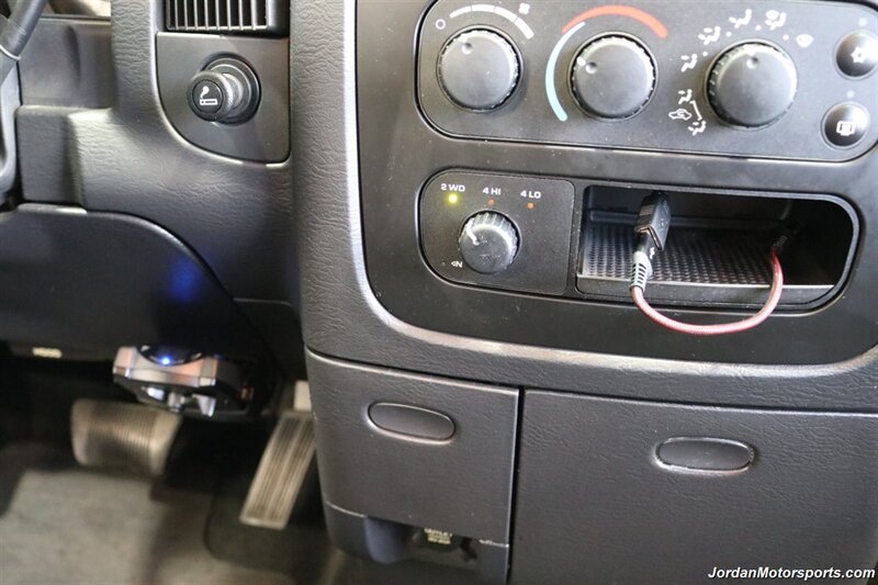 2005 Dodge Ram 3500 SLT  CARLI STAGE 3 3 " LIFT WITH BILSTEIN 5100 SHOCKS* REAR AIR BAGS* 35 " TIRES* 10K BUILT TRANSMISSION* NAV APPLE CARPLAY - Photo 38 - Portland, OR 97230