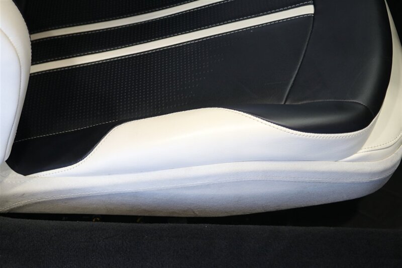 2020 Aston Martin Vantage - Photo 37 - Portland, OR 97230
