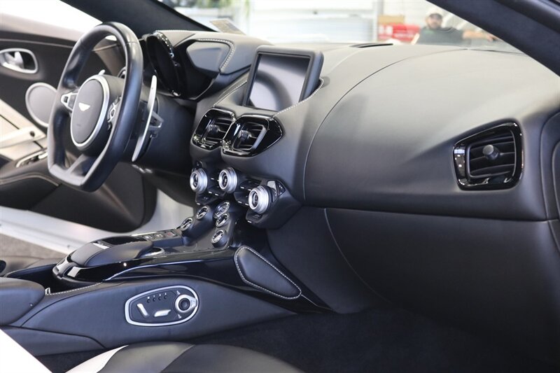 2020 Aston Martin Vantage - Photo 42 - Portland, OR 97230