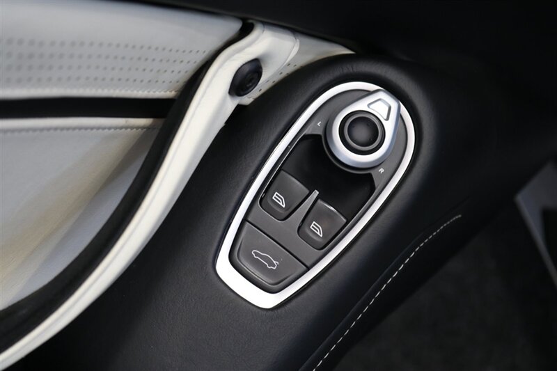 2020 Aston Martin Vantage - Photo 54 - Portland, OR 97230