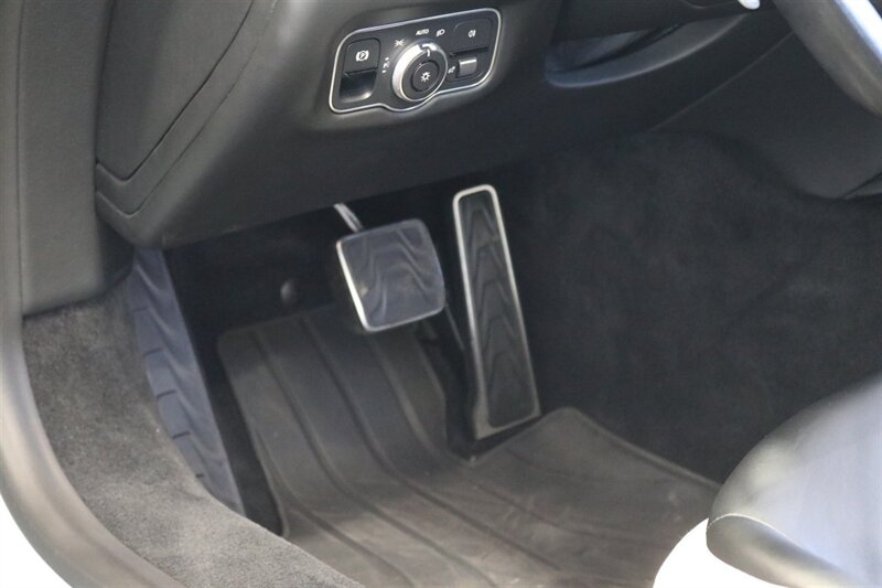 2020 Aston Martin Vantage - Photo 55 - Portland, OR 97230