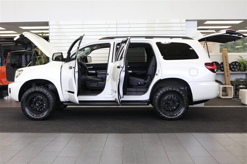 2021 Toyota Sequoia Nightshade 100% RUST FREE* NIGHTSHADE* CONVENIENCE PKG* JBL AUDIO* NAV* 2 "BILSTEIN LEVEL KIT* 33 " NITTOs W/ 18 "KMCs* ALL BOOKS- 2 KEYS- WINDOW STICKER* FRESH SERVICE - Photo 10 - Portland, OR 97230