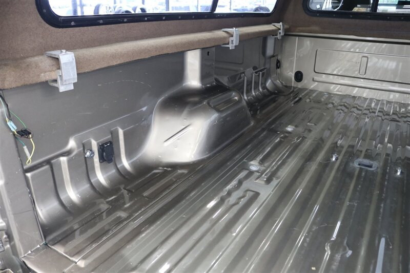 2002 Ford F-350 Super Duty Lariat 4dr Crew Cab Lariat - Photo 38 - Portland, OR 97230