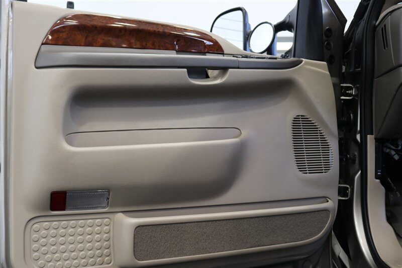 2002 Ford F-350 Super Duty Lariat 4dr Crew Cab Lariat - Photo 62 - Portland, OR 97230