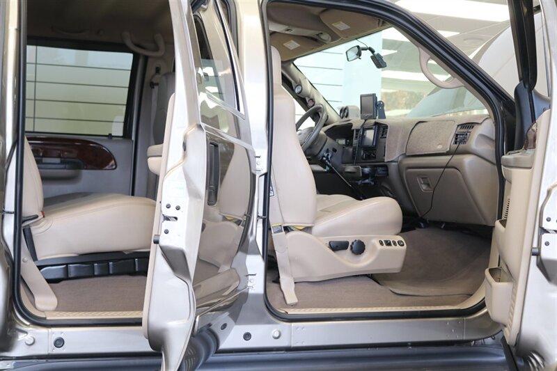 2002 Ford F-350 Super Duty Lariat 4dr Crew Cab Lariat - Photo 59 - Portland, OR 97230
