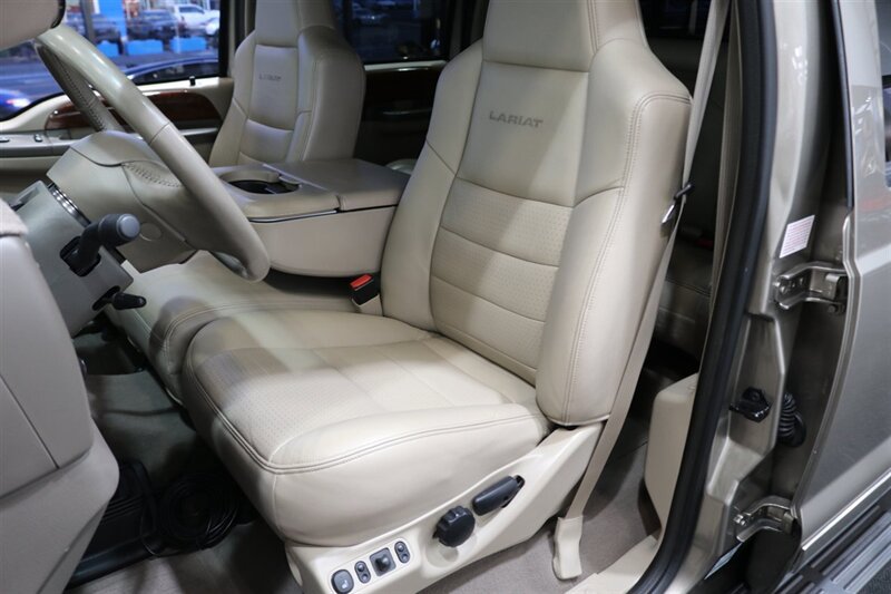 2002 Ford F-350 Lariat 1-OWNER* 60K MLS ONLY* 7.3L 6-SPEED MANUAL* MATCHING CANOPY* B&W TURNOVER GOOSENECK* NEW 33 "BFGS KO3 10-PLYs* IN NEW CONDITION* COLLECTOR GRADE* HYDRA TUNER* FRESHLY SERVICED* MANUAL TRASFER CASE - Photo 16 - Portland, OR 97230