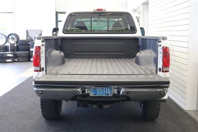 2001 Ford F-250 Lariat  1-OWNER* 100% RUST FREE* NEW 35 " BFG KO3s* NEW 2.5 " LEVEL KIT W/BILSTEIN 5100 SHOCKS & STABILIZER* NEW ICP SENSOR/COOLANT FLUSH/AC SERVICE/BELT/POWERSTEERING FLUSH* ALL BOOKS & KEYS* BACK UP CAMERA - Photo 13 - Portland, OR 97230