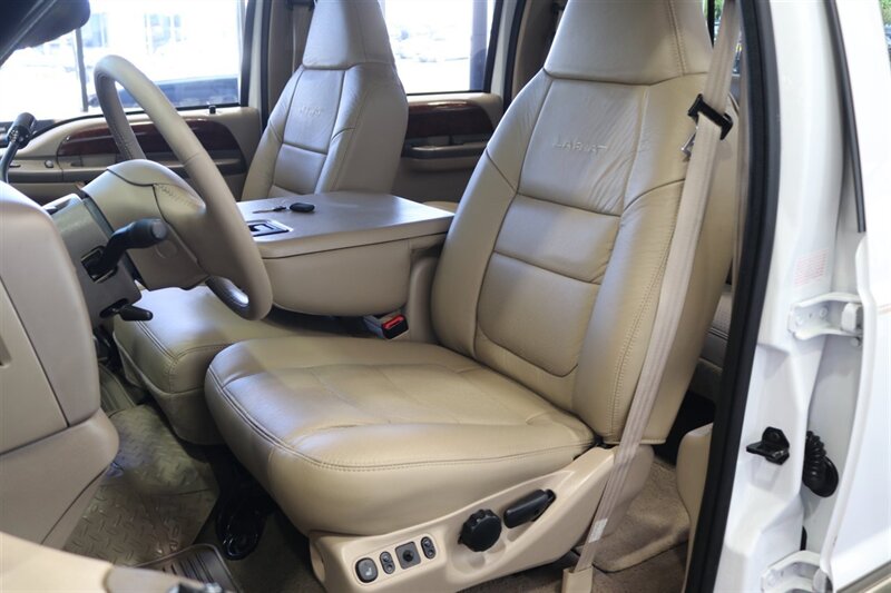 2001 Ford F-250 Lariat  1-OWNER* 100% RUST FREE* NEW 35 " BFG KO3s* NEW 2.5 " LEVEL KIT W/BILSTEIN 5100 SHOCKS & STABILIZER* NEW ICP SENSOR/COOLANT FLUSH/AC SERVICE/BELT/POWERSTEERING FLUSH* ALL BOOKS & KEYS* BACK UP CAMERA - Photo 14 - Portland, OR 97230