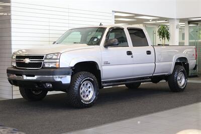 2006 Chevrolet Silverado 3500 LT3 4dr Crew Cab  1-OWNER 100% RUST FREE* FULL BANKS POWER PKG / EXHAUST / INTAKE / COOLER* 2.5 "LEVEL KIT W/ NEW BILATEIN 5100 SHOCKS* REAR AIR BAGS* 5TH WHEEL * 33 "BFG KO3 10-PLYS-NEW 16 "PRO COMPS* ALL RECORDS - Photo 3 - Portland, OR 97230