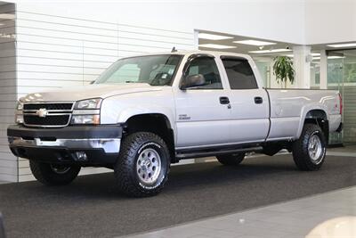 2006 Chevrolet Silverado 3500 LT3 4dr Crew Cab  1-OWNER 100% RUST FREE* FULL BANKS POWER PKG / EXHAUST / INTAKE / COOLER* 2.5 "LEVEL KIT W/ NEW BILATEIN 5100 SHOCKS* REAR AIR BAGS* 5TH WHEEL * 33 "BFG KO3 10-PLYS-NEW 16 "PRO COMPS* ALL RECORDS - Photo 1 - Portland, OR 97230