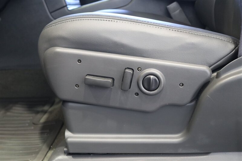 2006 Chevrolet Silverado 3500 LT3 4dr Crew Cab  1-OWNER 100% RUST FREE* FULL BANKS POWER PKG / EXHAUST / INTAKE / COOLER* 2.5 "LEVEL KIT W/ NEW BILATEIN 5100 SHOCKS* REAR AIR BAGS* 5TH WHEEL * 33 "BFG KO3 10-PLYS-NEW 16 "PRO COMPS* ALL RECORDS - Photo 68 - Portland, OR 97230