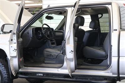 2006 Chevrolet Silverado 3500 LT3 4dr Crew Cab  1-OWNER 100% RUST FREE* FULL BANKS POWER PKG / EXHAUST / INTAKE / COOLER* 2.5 "LEVEL KIT W/ NEW BILATEIN 5100 SHOCKS* REAR AIR BAGS* 5TH WHEEL * 33 "BFG KO3 10-PLYS-NEW 16 "PRO COMPS* ALL RECORDS - Photo 58 - Portland, OR 97230