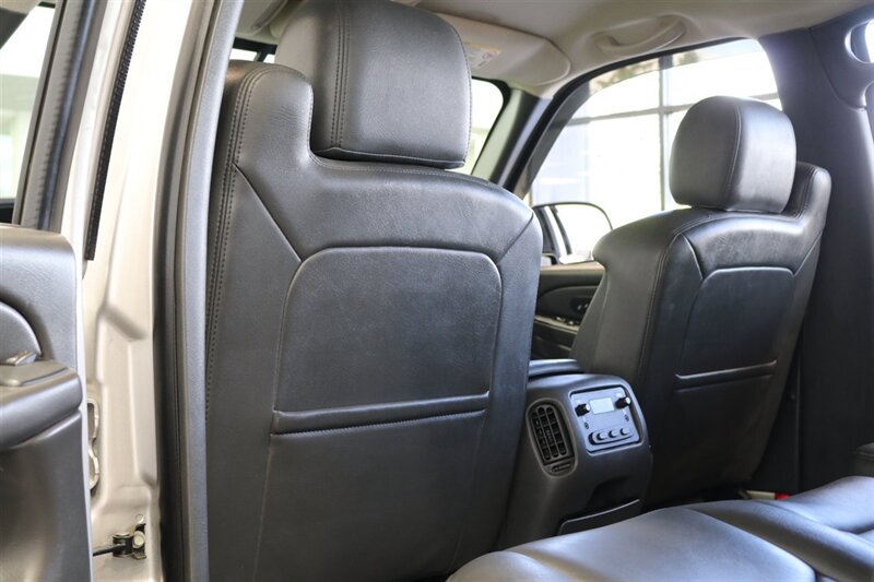 2006 Chevrolet Silverado 3500 LT3 4dr Crew Cab  1-OWNER 100% RUST FREE* FULL BANKS POWER PKG / EXHAUST / INTAKE / COOLER* 2.5 "LEVEL KIT W/ NEW BILATEIN 5100 SHOCKS* REAR AIR BAGS* 5TH WHEEL * 33 "BFG KO3 10-PLYS-NEW 16 "PRO COMPS* ALL RECORDS - Photo 76 - Portland, OR 97230