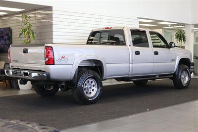 2006 Chevrolet Silverado 3500 LT3 4dr Crew Cab  1-OWNER 100% RUST FREE* FULL BANKS POWER PKG / EXHAUST / INTAKE / COOLER* 2.5 "LEVEL KIT W/ NEW BILATEIN 5100 SHOCKS* REAR AIR BAGS* 5TH WHEEL * 33 "BFG KO3 10-PLYS-NEW 16 "PRO COMPS* ALL RECORDS - Photo 7 - Portland, OR 97230