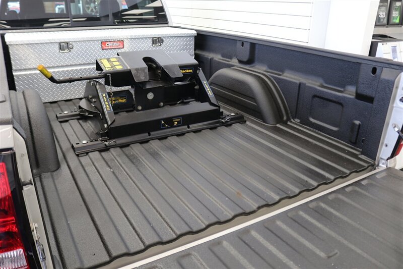 2006 Chevrolet Silverado 3500 LT3 4dr Crew Cab  1-OWNER 100% RUST FREE* FULL BANKS POWER PKG / EXHAUST / INTAKE / COOLER* 2.5 "LEVEL KIT W/ NEW BILATEIN 5100 SHOCKS* REAR AIR BAGS* 5TH WHEEL * 33 "BFG KO3 10-PLYS-NEW 16 "PRO COMPS* ALL RECORDS - Photo 50 - Portland, OR 97230