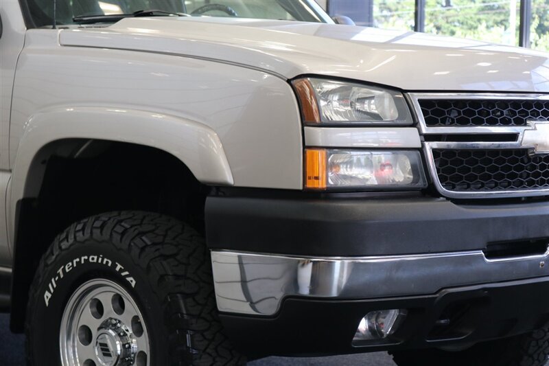 2006 Chevrolet Silverado 3500 LT3 4dr Crew Cab  1-OWNER 100% RUST FREE* FULL BANKS POWER PKG / EXHAUST / INTAKE / COOLER* 2.5 "LEVEL KIT W/ NEW BILATEIN 5100 SHOCKS* REAR AIR BAGS* 5TH WHEEL * 33 "BFG KO3 10-PLYS-NEW 16 "PRO COMPS* ALL RECORDS - Photo 13 - Portland, OR 97230