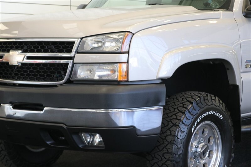 2006 Chevrolet Silverado 3500 LT3 4dr Crew Cab  1-OWNER 100% RUST FREE* FULL BANKS POWER PKG / EXHAUST / INTAKE / COOLER* 2.5 "LEVEL KIT W/ NEW BILATEIN 5100 SHOCKS* REAR AIR BAGS* 5TH WHEEL * 33 "BFG KO3 10-PLYS-NEW 16 "PRO COMPS* ALL RECORDS - Photo 12 - Portland, OR 97230