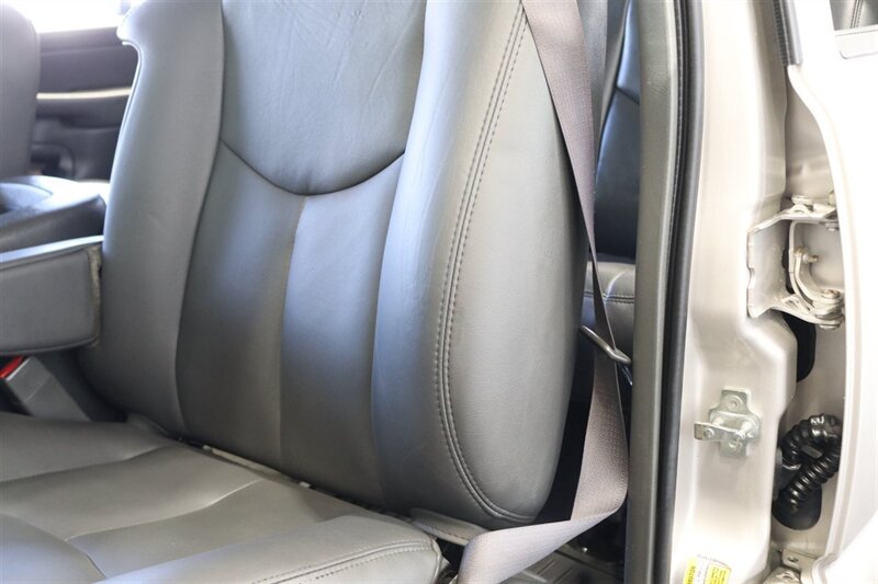 2006 Chevrolet Silverado 3500 LT3 4dr Crew Cab  1-OWNER 100% RUST FREE* FULL BANKS POWER PKG / EXHAUST / INTAKE / COOLER* 2.5 "LEVEL KIT W/ NEW BILATEIN 5100 SHOCKS* REAR AIR BAGS* 5TH WHEEL * 33 "BFG KO3 10-PLYS-NEW 16 "PRO COMPS* ALL RECORDS - Photo 72 - Portland, OR 97230