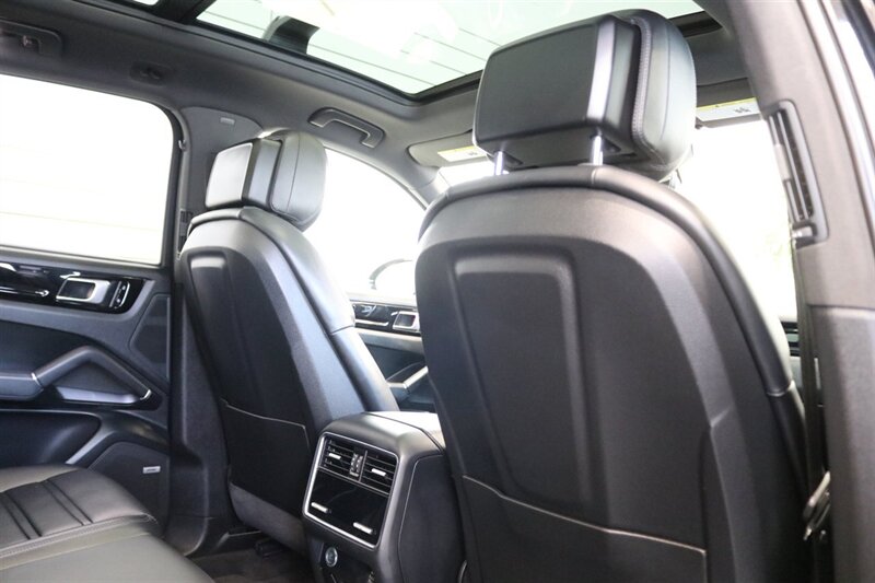 2019 Porsche Cayenne - Photo 82 - Portland, OR 97230