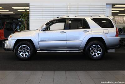2005 Toyota 4Runner Sport Edition  1-OWNER* 14K MLS ONLY* SPORT PKG* MOON ROOF* 100% ORIGINAL COLLECTOR GRADE* 47 SERVICE RECORDS @ TOYOTA DEALER* 100% RUST & CORROSION FREE* ALL KEYS-BOOKS-RECORDS SINCE NEW - Photo 4 - Portland, OR 97230