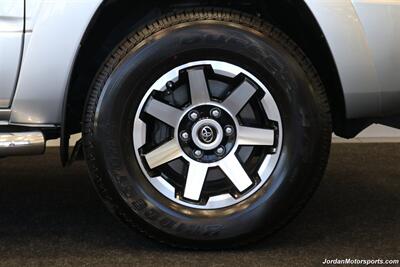 2005 Toyota 4Runner Sport Edition  1-OWNER* 14K MLS ONLY* SPORT PKG* MOON ROOF* 100% ORIGINAL COLLECTOR GRADE* 47 SERVICE RECORDS @ TOYOTA DEALER* 100% RUST & CORROSION FREE* ALL KEYS-BOOKS-RECORDS SINCE NEW - Photo 45 - Portland, OR 97230