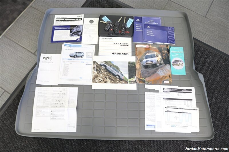 2005 Toyota 4Runner Sport Edition  1-OWNER* 14K MLS ONLY* SPORT PKG* MOON ROOF* 100% ORIGINAL COLLECTOR GRADE* 47 SERVICE RECORDS @ TOYOTA DEALER* 100% RUST & CORROSION FREE* ALL KEYS-BOOKS-RECORDS SINCE NEW - Photo 21 - Portland, OR 97230