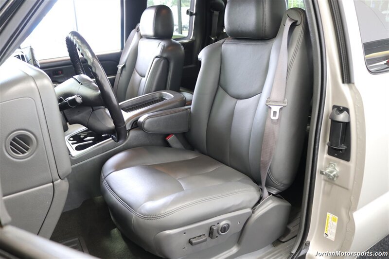 2007 Chevrolet Silverado 2500 Lt3  1-OWNER LBZ* 0-RUST* LONG BED* 82K MILES ONLY* NEW 33 "BFG KO3 10-PLYS* NEW 2.5 " LEVEL LIFT W/BILSTEIN 5100 SHOCKS* TOWING MIRRORS* TRAILER BRAKES* SPRAY IN BED LINER* 5TH WHEEL RAILS* - Photo 16 - Portland, OR 97230