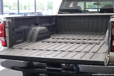 2007 Chevrolet Silverado 2500 Lt3  1-OWNER LBZ* 0-RUST* LONG BED* 82K MILES ONLY* NEW 33 "BFG KO3 10-PLYS* NEW 2.5 " LEVEL LIFT W/BILSTEIN 5100 SHOCKS* TOWING MIRRORS* TRAILER BRAKES* SPRAY IN BED LINER* 5TH WHEEL RAILS* - Photo 55 - Portland, OR 97230