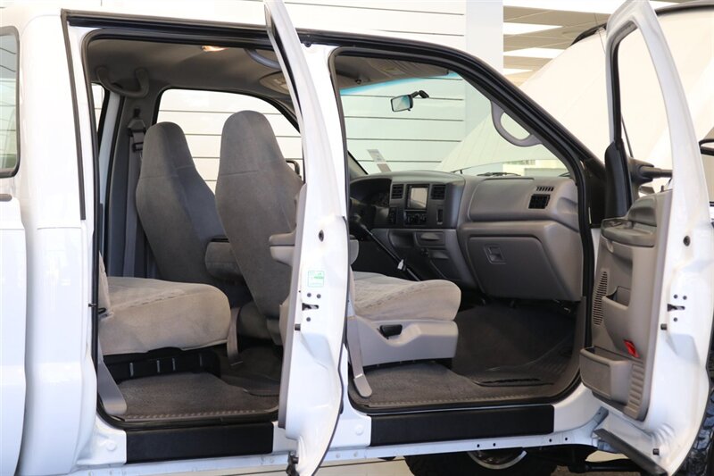 1999 Ford F-350 XLT  1-OWNER* 34K MILES ONLY* 6-SPEED MANUAL* NEW 35 " BFG KO3s W/ NEW 17 "ROCK CRUSHERS* FULLY SERVICED* ALL RECORDS SINCE NEW* SPRAY IN BED LINER* 2.5 " BILSTEIN LEVEL KIT* CALIFORNIA TRUCK SINCE NEW - Photo 47 - Portland, OR 97230