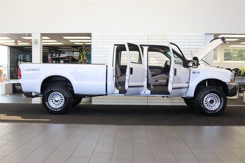 1999 Ford F-350 XLT  1-OWNER* 34K MILES ONLY* 6-SPEED MANUAL* NEW 35 " BFG KO3s W/ NEW 17 "ROCK CRUSHERS* FULLY SERVICED* ALL RECORDS SINCE NEW* SPRAY IN BED LINER* 2.5 " BILSTEIN LEVEL KIT* CALIFORNIA TRUCK SINCE NEW - Photo 11 - Portland, OR 97230