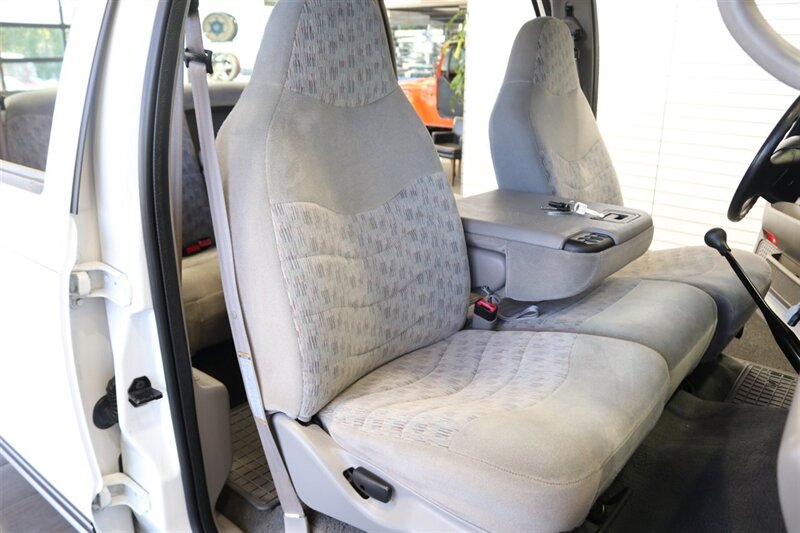 1999 Ford F-350 XLT  1-OWNER* 34K MILES ONLY* 6-SPEED MANUAL* NEW 35 " BFG KO3s W/ NEW 17 "ROCK CRUSHERS* FULLY SERVICED* ALL RECORDS SINCE NEW* SPRAY IN BED LINER* 2.5 " BILSTEIN LEVEL KIT* CALIFORNIA TRUCK SINCE NEW - Photo 17 - Portland, OR 97230