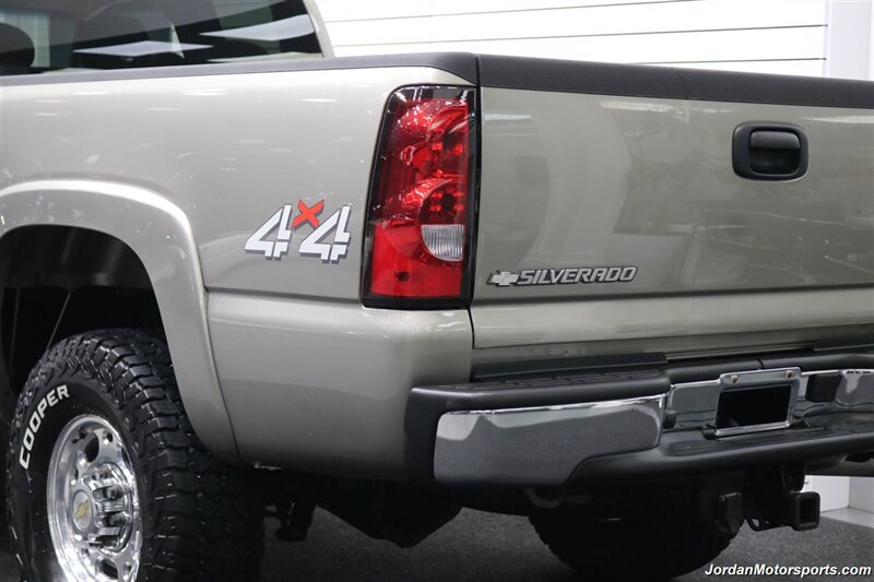 2003 Chevrolet Silverado 2500 LS  1-OWNER* 0-RUST* NEVER HAD 5TH WHEEL* FULL SERVICE* NEW 33 "COOPER A/T 10-PLYS* 0-ACCIDENTS* ALL ORIGINAL BOOKS* TRUCK IS 100% STOCK W/ NO ALTERATIONS* 6-PASSENGER - Photo 54 - Portland, OR 97230