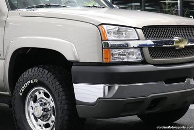 2003 Chevrolet Silverado 2500 LS  1-OWNER* 0-RUST* NEVER HAD 5TH WHEEL* FULL SERVICE* NEW 33 "COOPER A/T 10-PLYS* 0-ACCIDENTS* ALL ORIGINAL BOOKS* TRUCK IS 100% STOCK W/ NO ALTERATIONS* 6-PASSENGER - Photo 12 - Portland, OR 97230