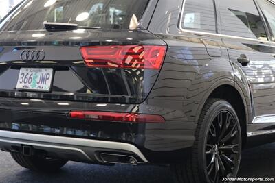 2019 Audi Q7 quattro Premium Plus  PREMIUM PLUS V-6 SUPERCHARGED* PANORAMIC ROOF* BOSE SOUND* POWER FOLDING 3RD ROW SEAT* 21 "GLOSS BLACK WHEELS W/NEW TIRES* TOW PKG* 2-KEYS* HEATED FRONT & REAR SEATS W/HEATED STEERING WHEELS - Photo 12 - Portland, OR 97230