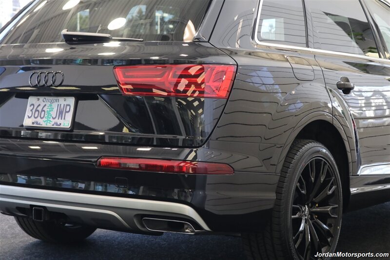 2019 Audi Q7 quattro Premium Plus  PREMIUM PLUS V-6 SUPERCHARGED* PANORAMIC ROOF* BOSE SOUND* POWER FOLDING 3RD ROW SEAT* 21 "GLOSS BLACK WHEELS W/NEW TIRES* TOW PKG* 2-KEYS* HEATED FRONT & REAR SEATS W/HEATED STEERING WHEELS - Photo 12 - Portland, OR 97230