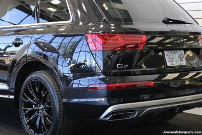 2019 Audi Q7 quattro Premium Plus  PREMIUM PLUS V-6 SUPERCHARGED* PANORAMIC ROOF* BOSE SOUND* POWER FOLDING 3RD ROW SEAT* 21 "GLOSS BLACK WHEELS W/NEW TIRES* TOW PKG* 2-KEYS* HEATED FRONT & REAR SEATS W/HEATED STEERING WHEELS - Photo 13 - Portland, OR 97230