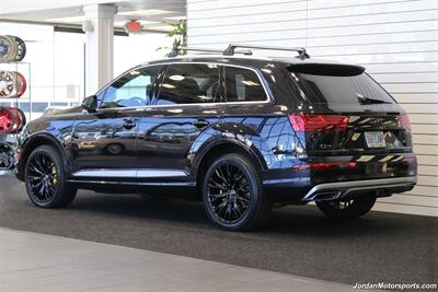 2019 Audi Q7 quattro Premium Plus  PREMIUM PLUS V-6 SUPERCHARGED* PANORAMIC ROOF* BOSE SOUND* POWER FOLDING 3RD ROW SEAT* 21 "GLOSS BLACK WHEELS W/NEW TIRES* TOW PKG* 2-KEYS* HEATED FRONT & REAR SEATS W/HEATED STEERING WHEELS - Photo 6 - Portland, OR 97230