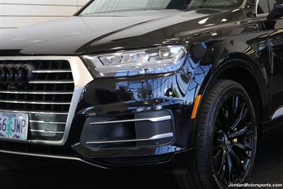 2019 Audi Q7 quattro Premium Plus  PREMIUM PLUS V-6 SUPERCHARGED* PANORAMIC ROOF* BOSE SOUND* POWER FOLDING 3RD ROW SEAT* 21 "GLOSS BLACK WHEELS W/NEW TIRES* TOW PKG* 2-KEYS* HEATED FRONT & REAR SEATS W/HEATED STEERING WHEELS - Photo 10 - Portland, OR 97230