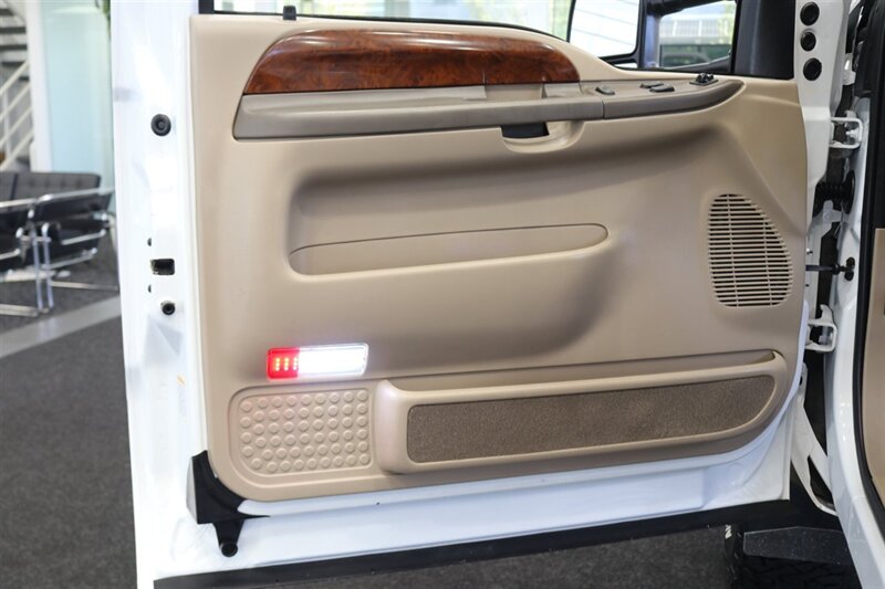 2000 Ford F-350 Super Duty Lariat 4dr SuperCab Lariat  1-FAMILY OWNED* 100% RUST FREE / ACCIDENT FREE* NEW 33 "BFG KO3* NEW 2.5 "LEVELING KIT* CANOPY / TRAILER BRAKES / LINEX BED LINER* BD ENGINE BREAK / BANKS MONSTER EXHAUST - Photo 62 - Portland, OR 97230