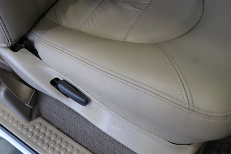 2000 Ford F-350 Super Duty Lariat 4dr SuperCab Lariat  1-FAMILY OWNED* 100% RUST FREE / ACCIDENT FREE* NEW 33 "BFG KO3* NEW 2.5 "LEVELING KIT* CANOPY / TRAILER BRAKES / LINEX BED LINER* BD ENGINE BREAK / BANKS MONSTER EXHAUST - Photo 69 - Portland, OR 97230