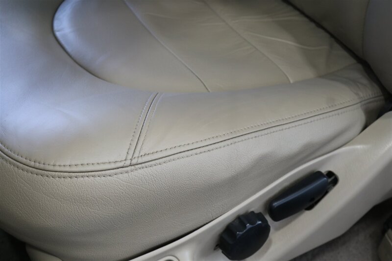 2000 Ford F-350 Super Duty Lariat 4dr SuperCab Lariat  1-FAMILY OWNED* 100% RUST FREE / ACCIDENT FREE* NEW 33 "BFG KO3* NEW 2.5 "LEVELING KIT* CANOPY / TRAILER BRAKES / LINEX BED LINER* BD ENGINE BREAK / BANKS MONSTER EXHAUST - Photo 68 - Portland, OR 97230