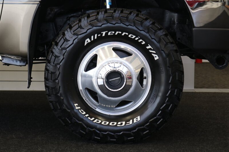 2000 Ford F-350 Super Duty Lariat 4dr SuperCab Lariat  1-FAMILY OWNED* 100% RUST FREE / ACCIDENT FREE* NEW 33 "BFG KO3* NEW 2.5 "LEVELING KIT* CANOPY / TRAILER BRAKES / LINEX BED LINER* BD ENGINE BREAK / BANKS MONSTER EXHAUST - Photo 58 - Portland, OR 97230