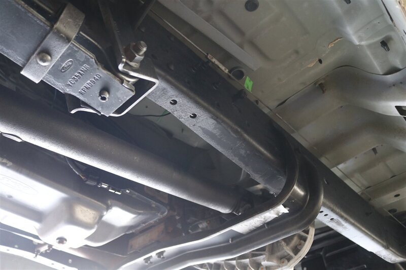 2000 Ford F-350 Super Duty Lariat 4dr SuperCab Lariat  1-FAMILY OWNED* 100% RUST FREE / ACCIDENT FREE* NEW 33 "BFG KO3* NEW 2.5 "LEVELING KIT* CANOPY / TRAILER BRAKES / LINEX BED LINER* BD ENGINE BREAK / BANKS MONSTER EXHAUST - Photo 26 - Portland, OR 97230