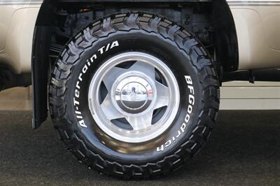 2000 Ford F-350 Super Duty Lariat 4dr SuperCab Lariat  1-FAMILY OWNED* 100% RUST FREE / ACCIDENT FREE* NEW 33 "BFG KO3* NEW 2.5 "LEVELING KIT* CANOPY / TRAILER BRAKES / LINEX BED LINER* BD ENGINE BREAK / BANKS MONSTER EXHAUST - Photo 57 - Portland, OR 97230