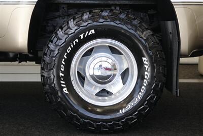 2000 Ford F-350 Super Duty Lariat 4dr SuperCab Lariat  1-FAMILY OWNED* 100% RUST FREE / ACCIDENT FREE* NEW 33 "BFG KO3* NEW 2.5 "LEVELING KIT* CANOPY / TRAILER BRAKES / LINEX BED LINER* BD ENGINE BREAK / BANKS MONSTER EXHAUST - Photo 56 - Portland, OR 97230